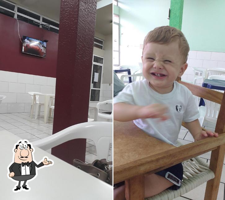 O interior do Super Lanches Tio Caita