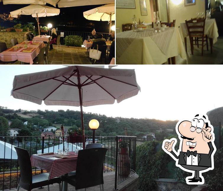 Siediti a un tavolo di Osteria Bastarda Rossa