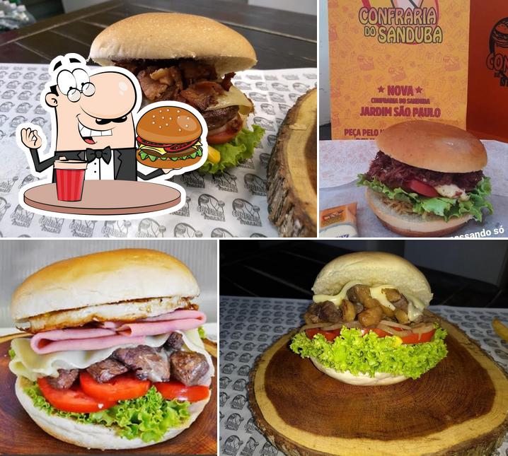 Delicie-se com um hambúrguer no Confraria do Sanduba - Delivery