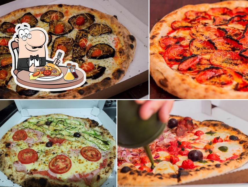 Peça pizza no Famiglia Salerno Pizzaria e Trattoria