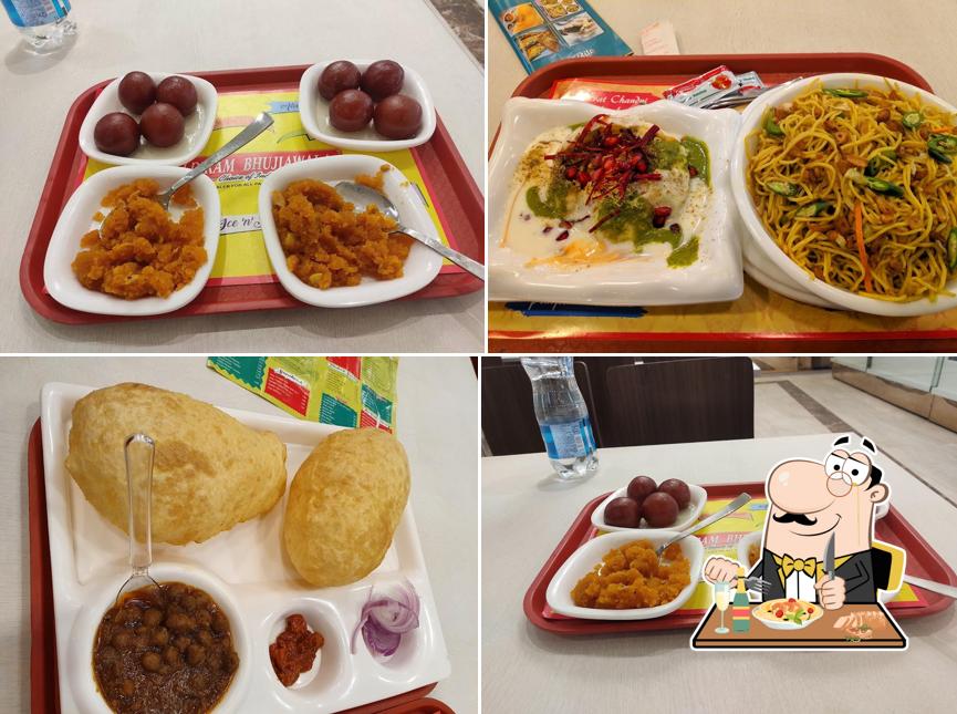 Food at S. K. Foods & Beverages