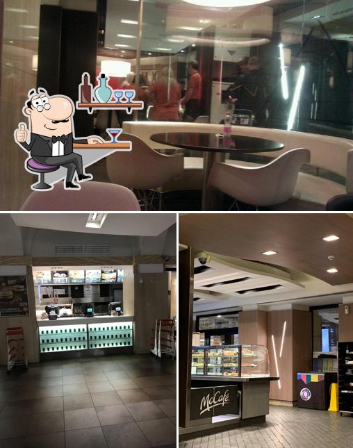 Gli interni di McDonald's Roma Piazza di Spagna