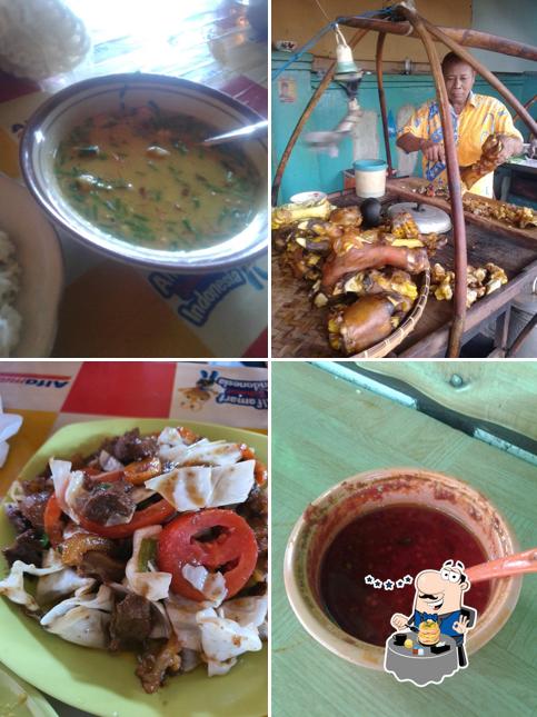 Food at Empal Gentong Dengkil Sapi "Mang Kojek"