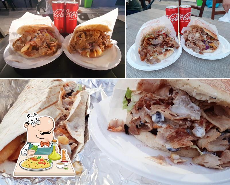 Panino con maiale stirato al Super Pak Doner Kebab