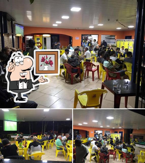 O interior do Dalomba Lanches