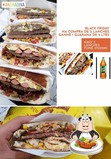 Comida em Kiko's Lanches