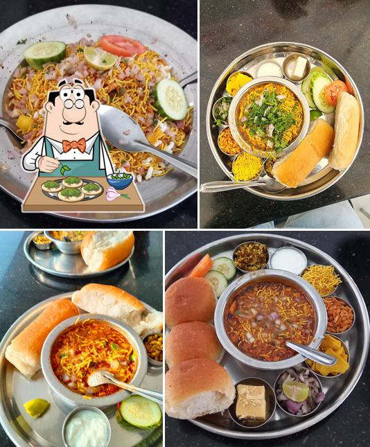 Mangalmurti misal and bhel