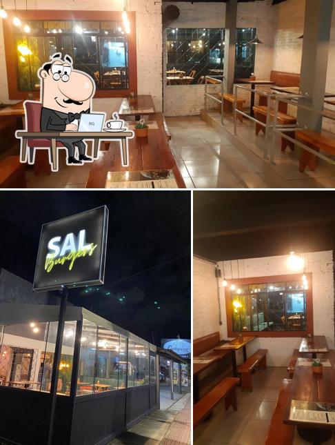 O interior do Arthur Burguer