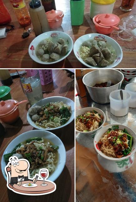 Mie Ayam And Bakso Pak Min Wonogiri Restaurant Indonesia Restaurant