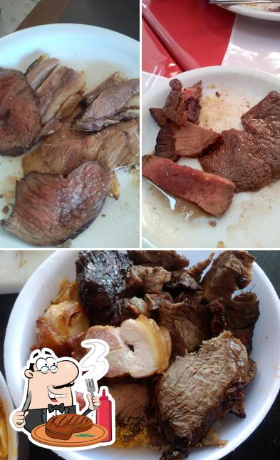 Escolha refeições de carne no Restaurante Primos