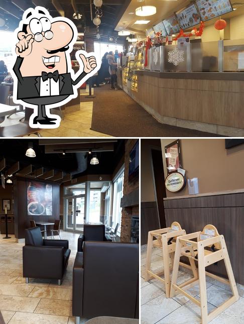 L'intérieur de Tim Hortons