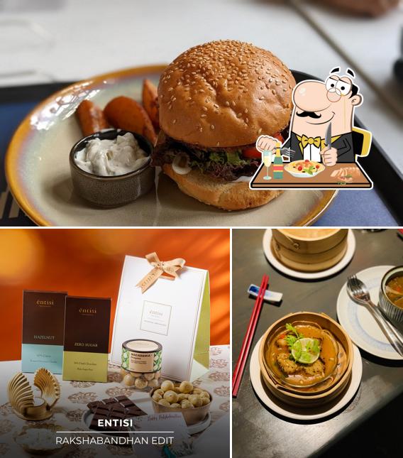 Food at Foo Jio World Drive