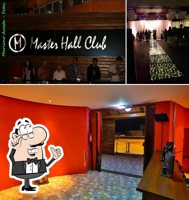 O interior do Master Hall Club