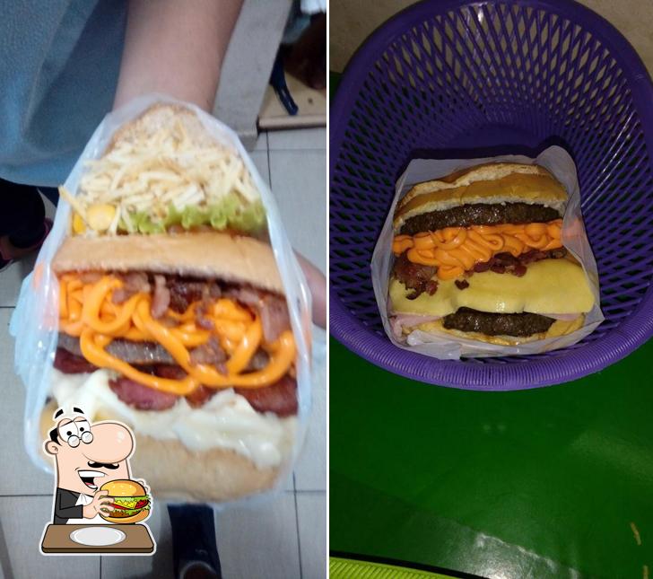 Os hambúrgueres do Praia Lanches ( Disk Lanches ) irão satisfazer diferentes gostos