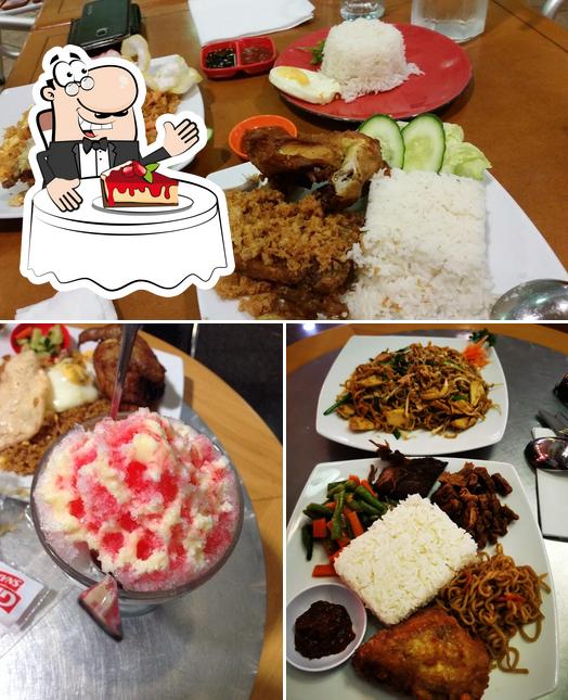 Ayuriz Cafe Indonesian Halal Food serves a range of desserts