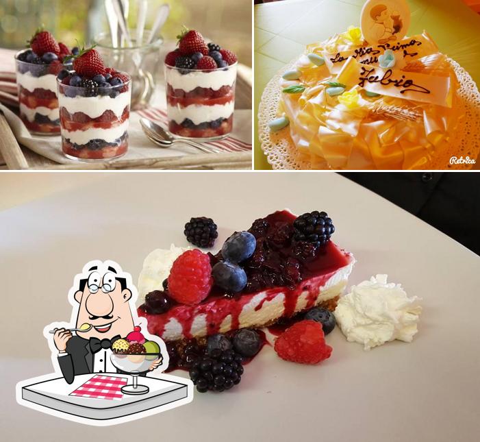 La Piazzetta Torre di Maremma offre un'ampia varietà di dolci
