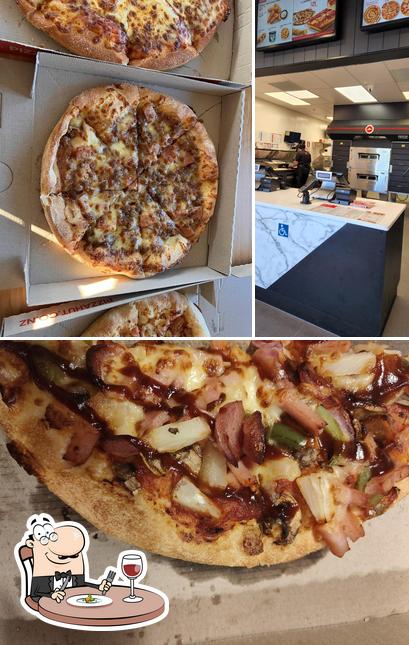 Pizza Hut Rolleston se distingue por su comida y interior