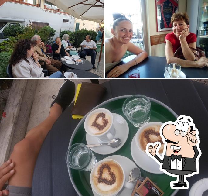 Dai un'occhiata agli interni di Pizzeria da Macedo