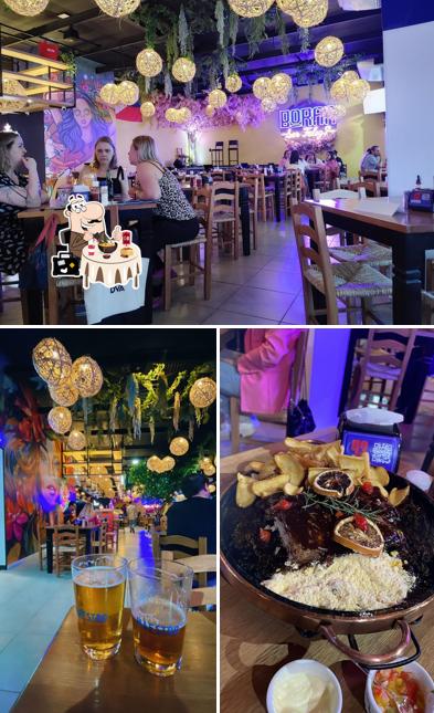 Entre diferentes coisas, comida e interior podem ser encontrados no Boraa Bar Blumenau