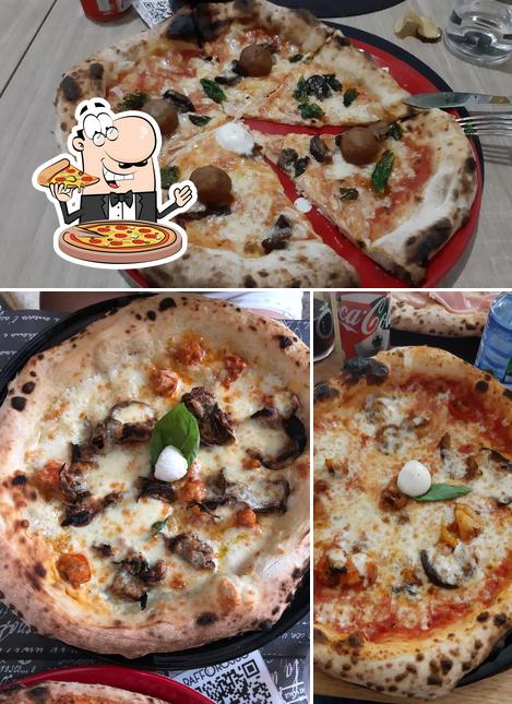 A Bafforosso, puoi provare una bella pizza