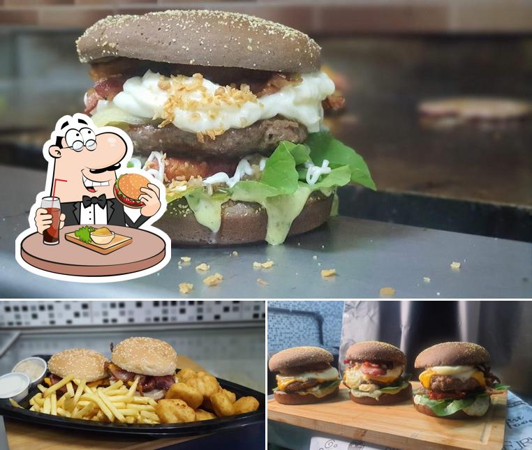 Delicie-se com um hambúrguer no Jhonny's Burguer