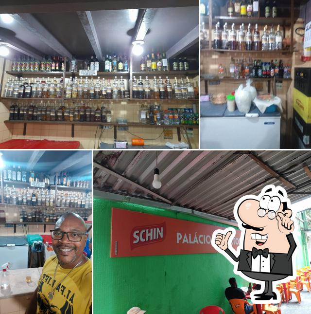 O interior do Bar Palácio dos Gatos