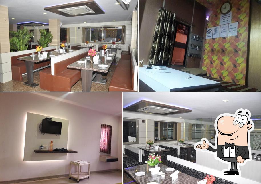 Hotel Cross Roads & Guest House