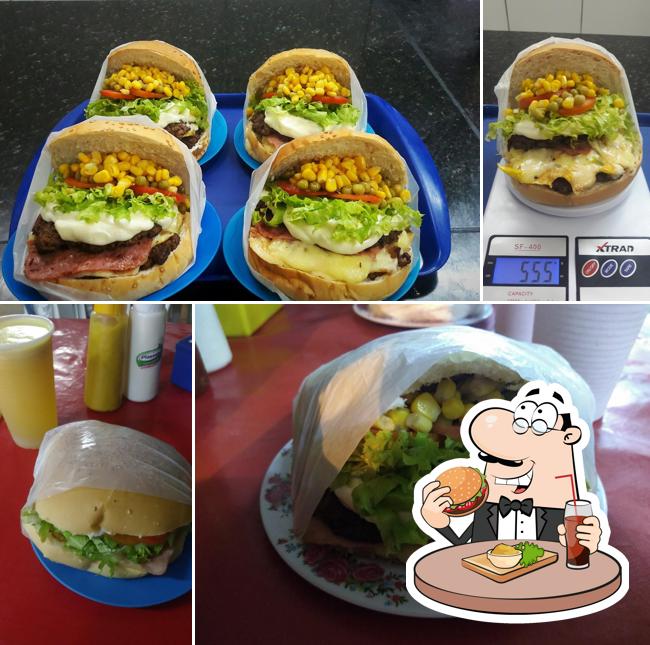 Consiga um hambúrguer no The Super Burger Candeias