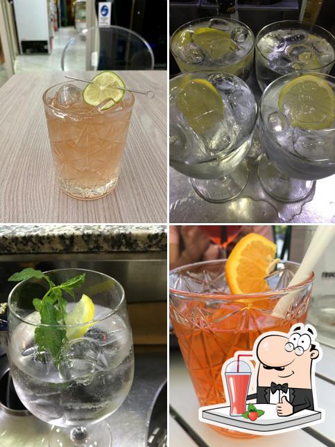 Assaggia i vari drink che propone Bar Le Dogane Srl