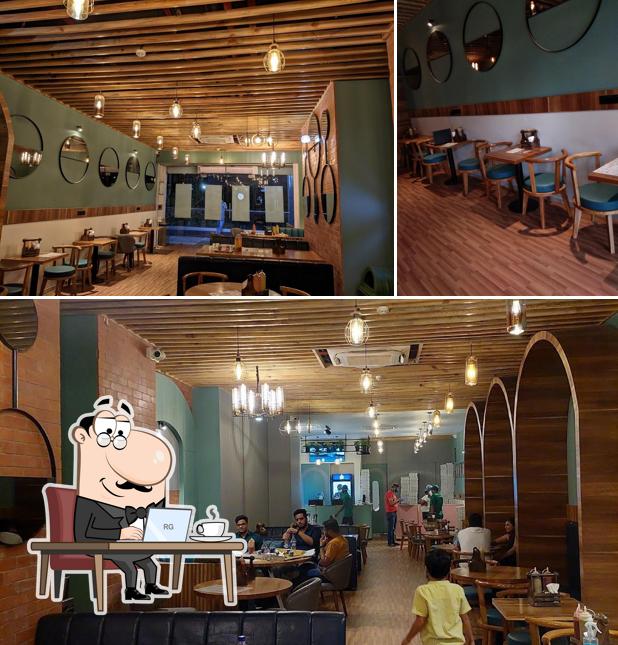 Check out how La Pino'z Pizza-Satellite, Shyamal, Ahmedabad looks inside