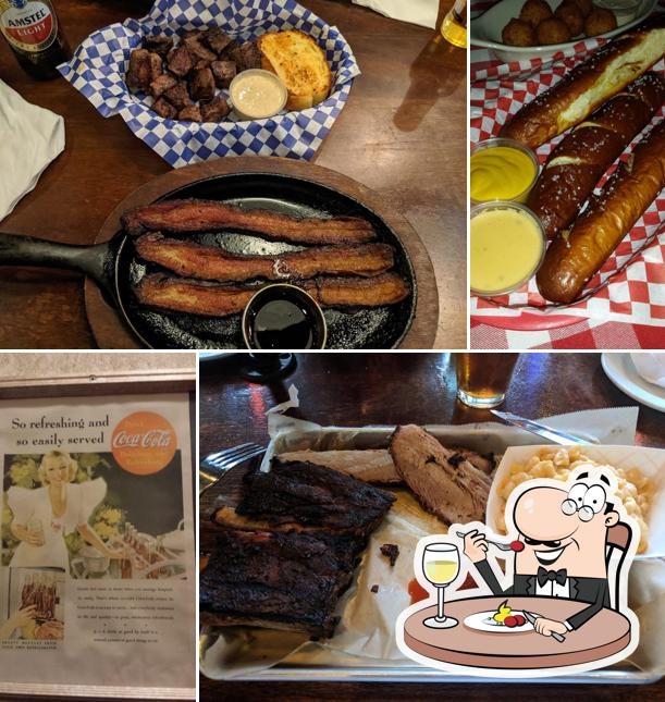 Center Street Smoke House in Batavia Restaurant menu and reviews