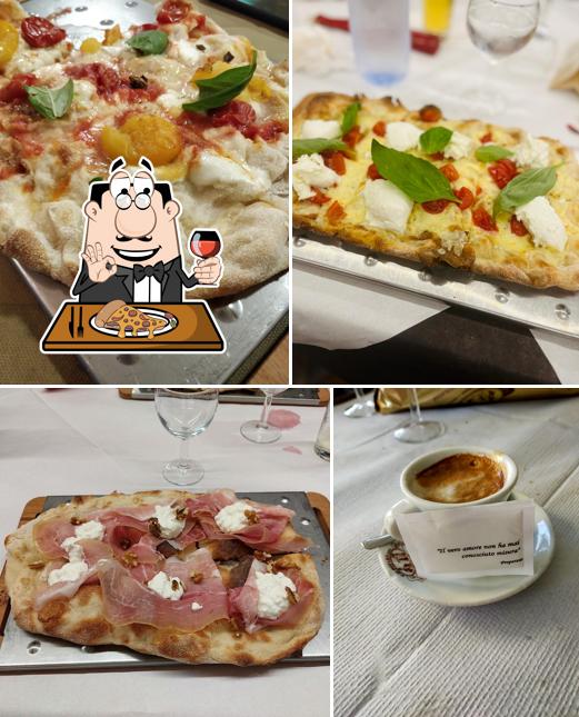 Ordina una pizza a Pasticceria Gelateria Pizzeria F.lli Pitaro G.M. S.N.C