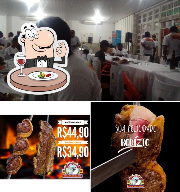 Entre diferentes coisas, comida e interior podem ser encontrados no Churrascaria Boi Bão