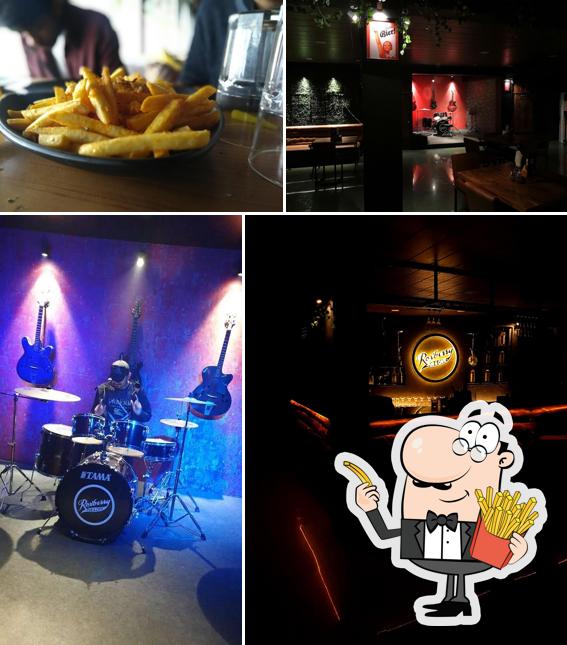 Order fries at Roxberry Pub & Cafe (Veg & Non-veg)