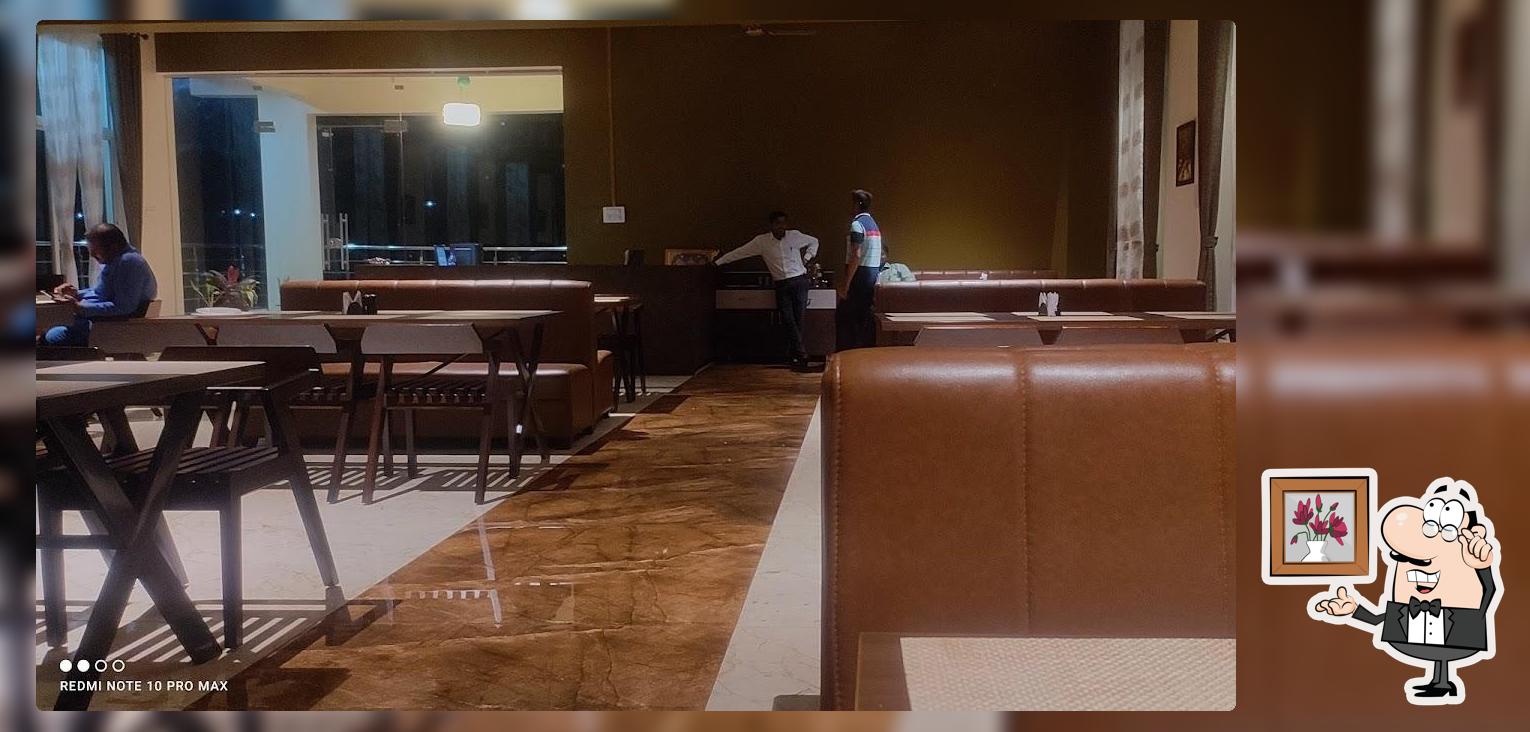 R8 veg restaurant