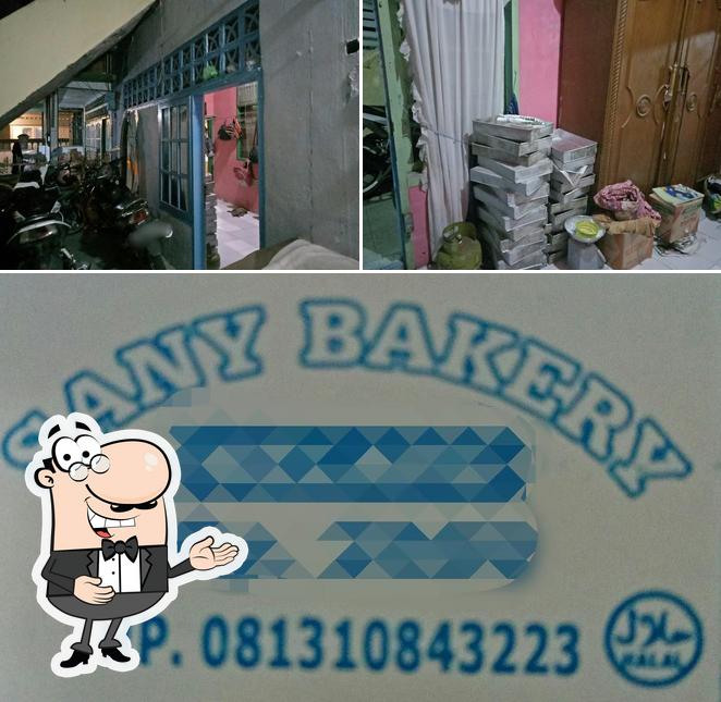 Sany Bakery, Padang