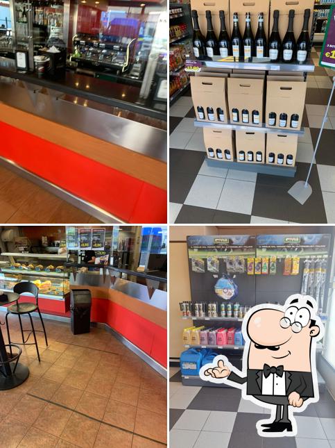 Siediti a un tavolo di Bar e Market Pero