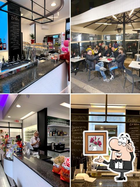 Siediti a un tavolo di Grease Cafè