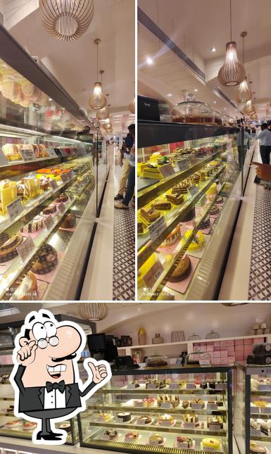 Check out how Elgin Cafe looks inside
