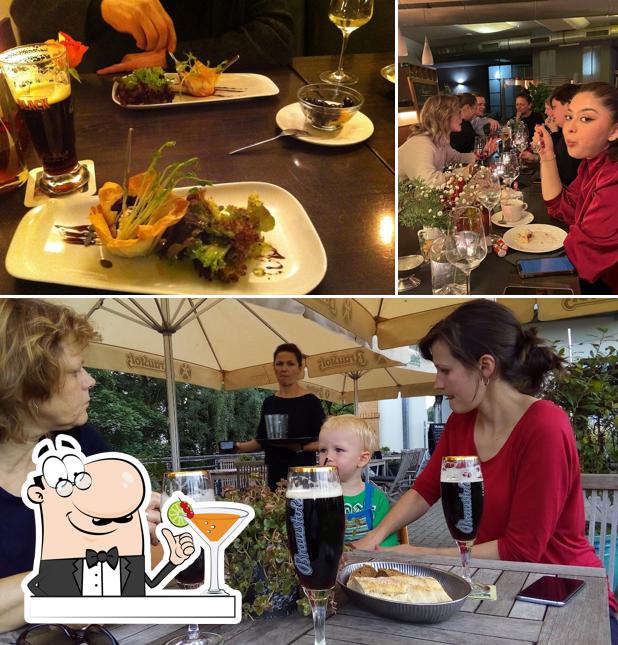 Observa las fotografías que muestran bebida y comedor en Janssen - Chemnitz