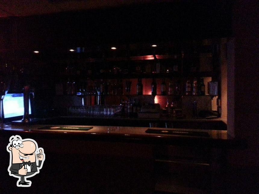 Flute Bar, Famões