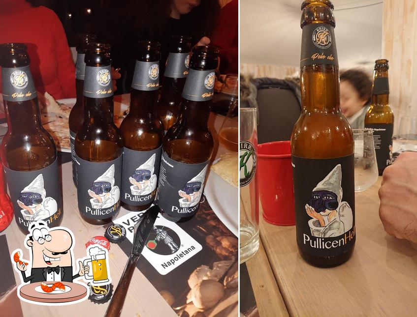 Puoi ordinare un rinfrescante bicchiere di birra chiara o scura