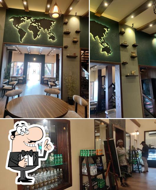 See this pic of Le Delice