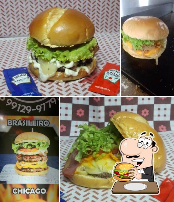 Consiga um hambúrguer no Revi's Burguer