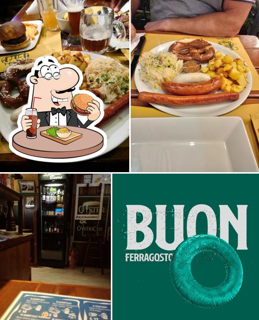 Ordina un hamburger a Exodus Pub