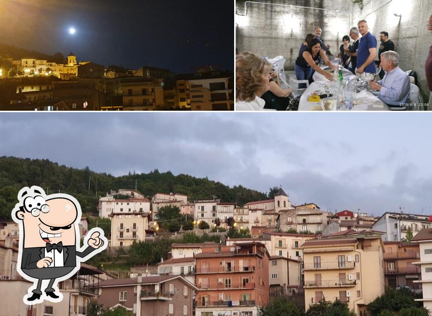 Voici la photo représentant la extérieur et table à manger sur Pizzeria Del Corso Di Ciardullo Francesco