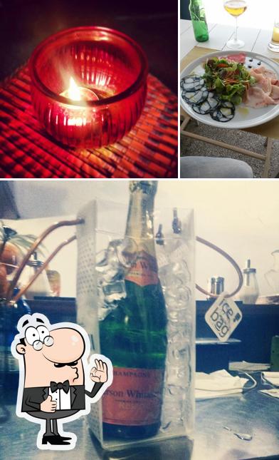 May Flower lounge cafe