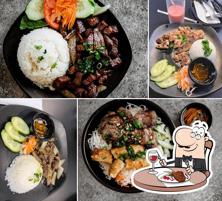 Mia's Vietnamese Cuisine FL offers meat dishes