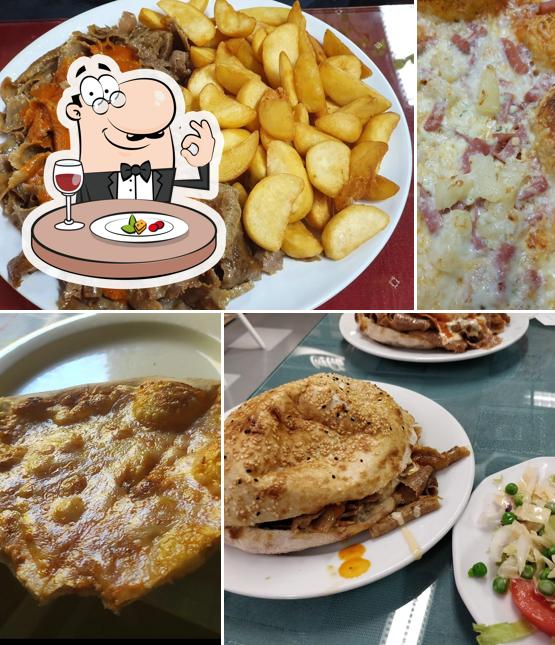 Meals at Pizzeria Halic