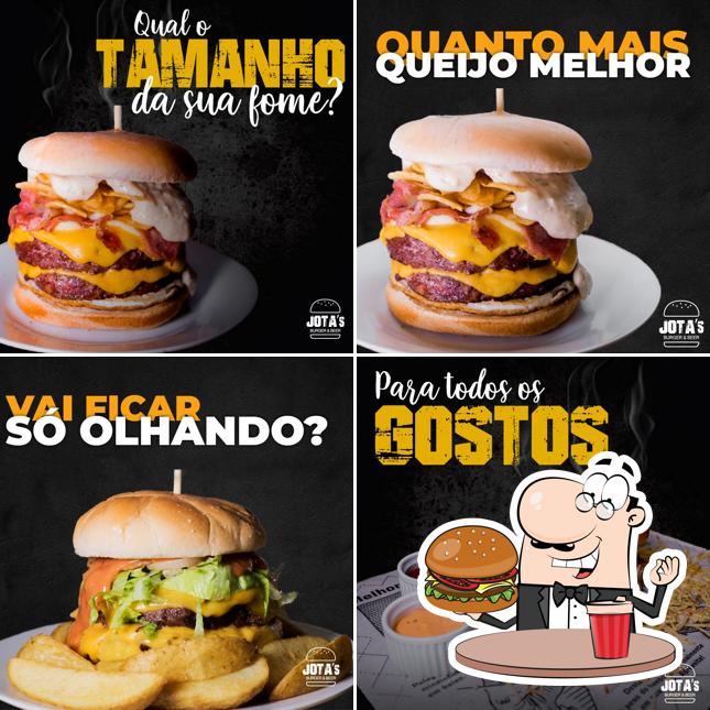 Delicie-se com um hambúrguer no Jota's Burger & Beer Pardinho